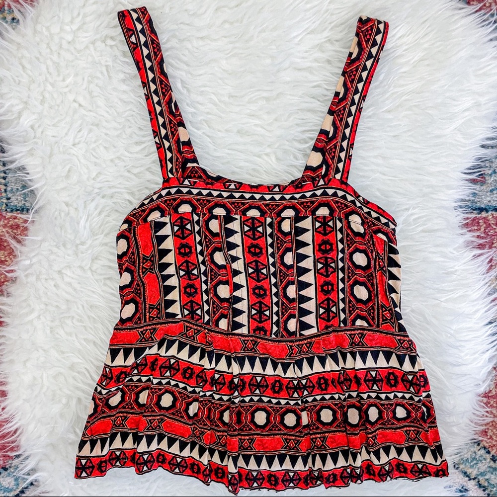 PATTERNED TANK